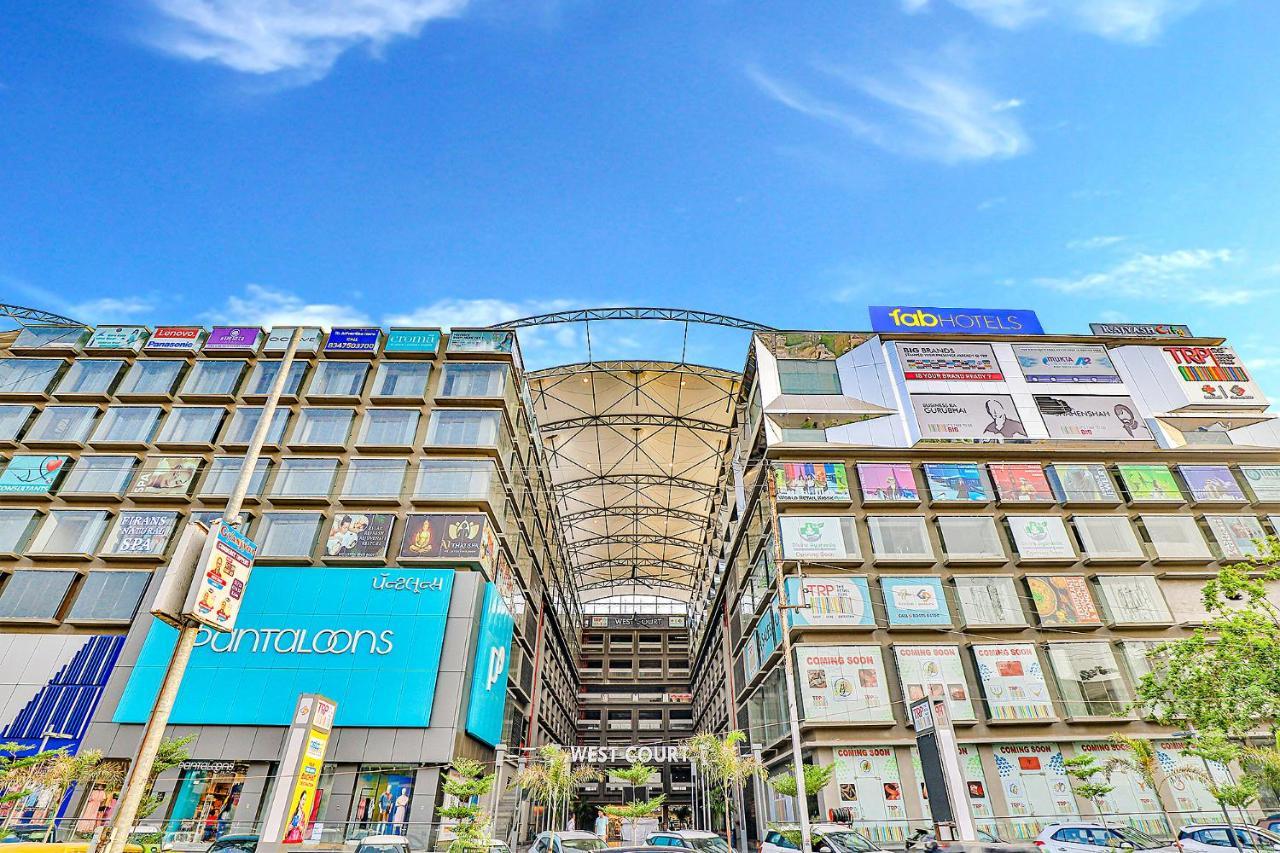Fabhotel Parkland A Ahmadábád Exteriér fotografie