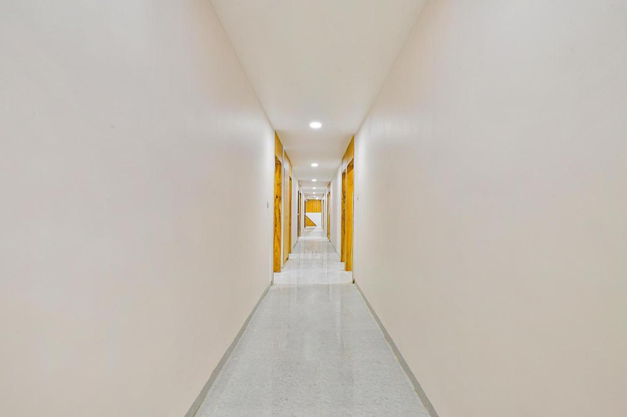 Fabhotel Parkland A Ahmadábád Exteriér fotografie